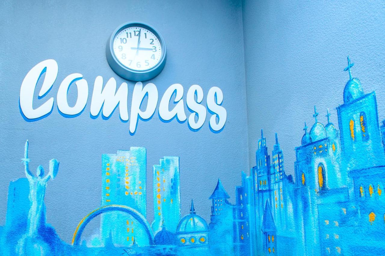 U-Compass Pansiyon Kiev Dış mekan fotoğraf